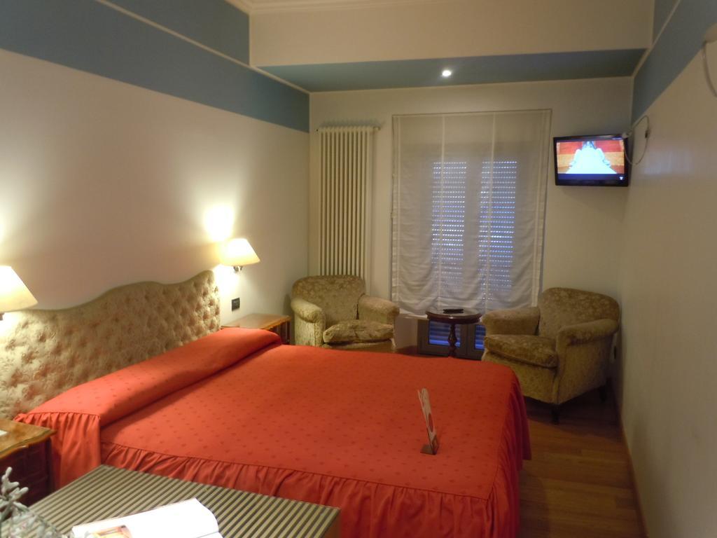 Hotel Metropole Suisse Комо Экстерьер фото