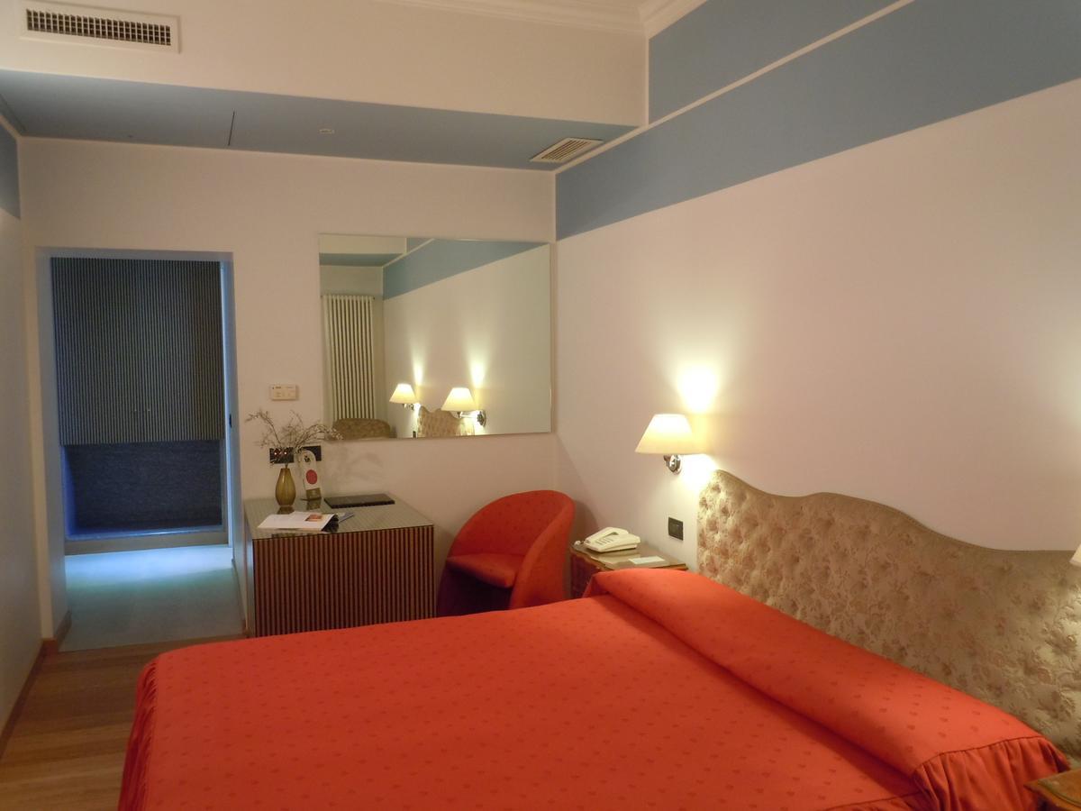Hotel Metropole Suisse Комо Экстерьер фото