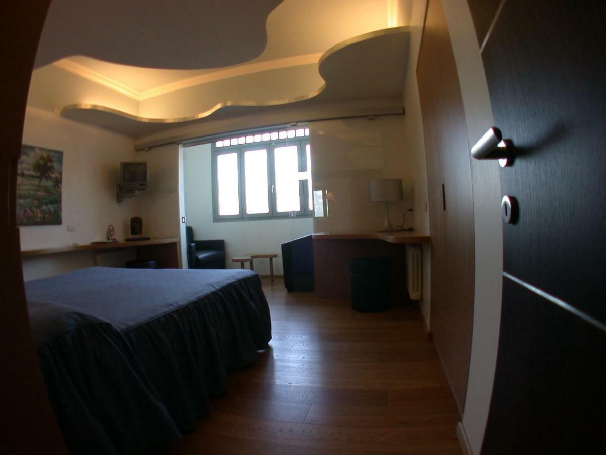 Hotel Metropole Suisse Комо Номер фото